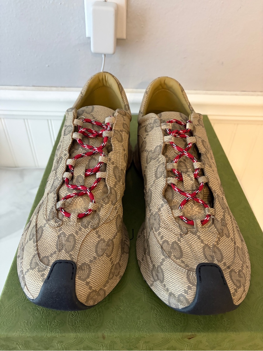 Gucci Run Sneakers size 10